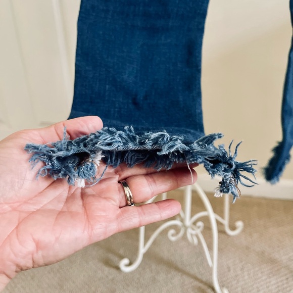 Aeropostale size 8 Blue Skinny Jeans with Distressed Details - Picture 5 of 8